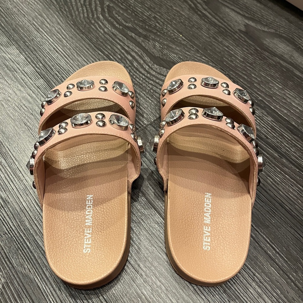 STEVE MADDEN Polite Embellished Pearl Slide
Sandals Blush Nude - Picture 3 of 4